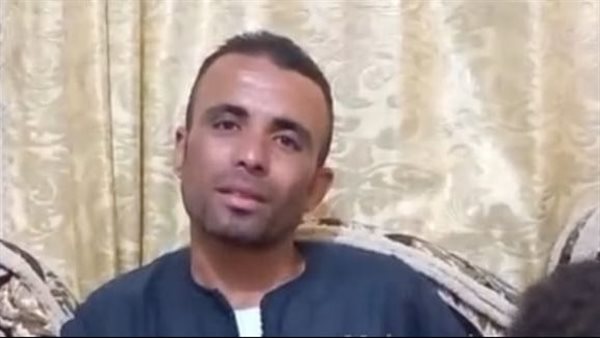 نسيوها في التوك توك.. سائق بالأقصر يعيد شبكة عروس لأهلها: ربنا يغنينا بالحلال