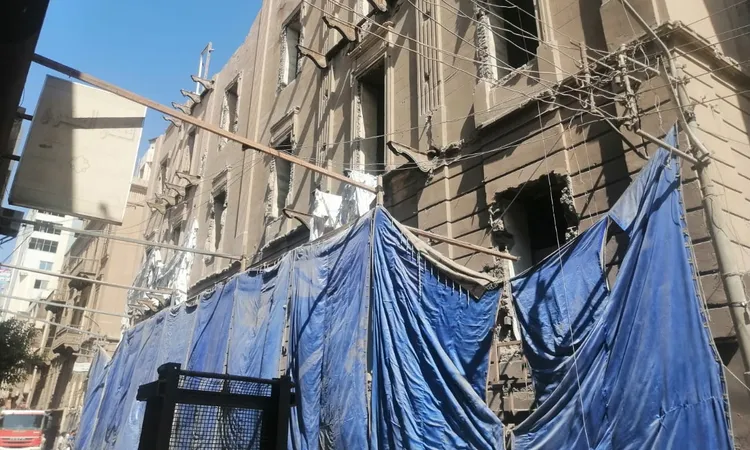 بعد انهيار جزئي لعقار قديم في المنصورة.. إجراءات هامة من محافظة الدقهلية