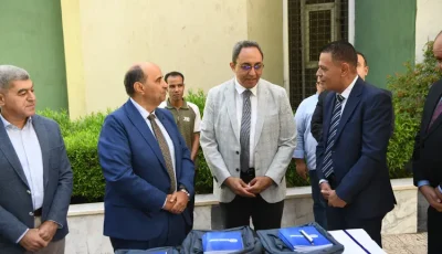 تسليم 800 حقيبة مدرسية للطلاب الأيتام والأولى بالرعاية بقنا