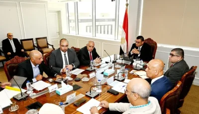 وزير الإسكان يعقد اجتماعاً مع ممثلي شركة أوراسكوم لمتابعة الموقف التنفيذي لعدد من المشروعات