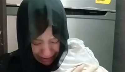 زوجة شاب ضحية سائق ميكروباص بالتجمع: مات وساب بنته صغيرة مكملتش 15 يوما