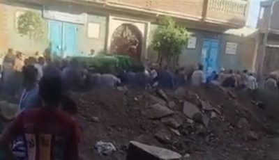 بحضور تلاميذه.. تشييع جثمان مدير مدرسة قنا المتوفى خلال الطابور الصباحي |بث مباشر