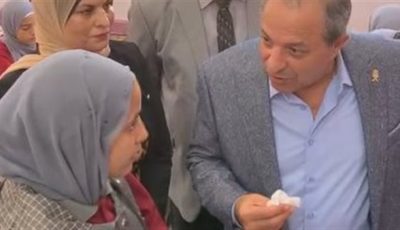محافظ بورسعيد يحيل معلمة للنيابة خلال جولته بإحدى المدارس.. ويواجه الدروس الخصوصية| بث مباشر