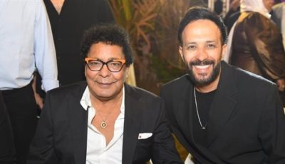 بعد أزمته الصحية.. محمد منير يشهد على عقد قران ابنة شقيقه
