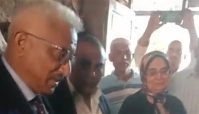 بعد استغاثته عبر القاهرة 24.. وكيلا وزارتي التضامن والقوى العاملة بسوهاج يزوران علاء مريض الأورام| بث مباشر