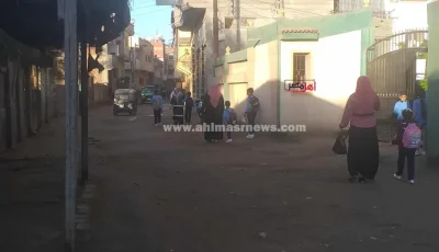 إيد في إيد… الأمهات يوصلون أبناءهم للمدرسة بأول أيام الدراسة بكفر الشيخ (صور)