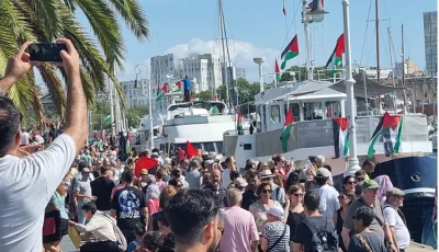 أسطول الصمود العالمي يبحر من برشلونة في محاولة لكسر الحصار على غزة ( صورة )