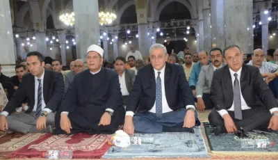 محافظ الغربية يؤدي صلاة المغرب ويشهد الاحتفال بالمولد النبوي الشريف من رحاب المسجد الأحمدي بطنطا