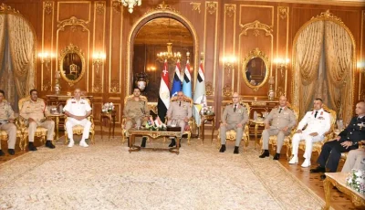 رئيس الأركان يلتقي نظيره الليبي خالد حفتر