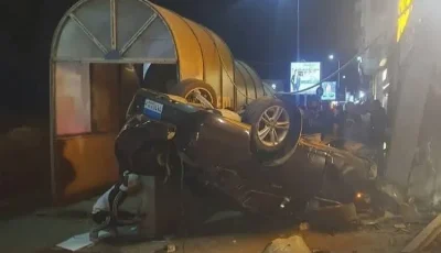انقلاب سيارة ملاكي على كورنيش الإسكندرية بمنطقة الإبراهيمية
