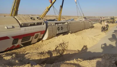 استمرار التحفظ على السائق والمساعد بحادث قطار مطروح.. وإخلاء سبيل الفنيين وملاحظي البلوك