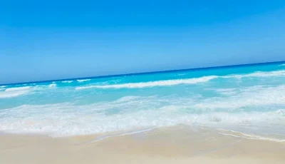 تحذيرات للمصطافين بعدم السباحة بالشواطئ المفتوحة لارتفاع أمواج البحر بمطروح