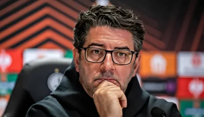 مصدر مقرب من فيتوريا يكشف حقيقة تواصل الأهلي معه لتدريب الفريق (خاص)