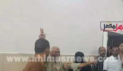 “7 راحوا مني يا عالم”.. لحظة إغماء جد “أطفال دلجا” ضحايا زوجة والدهم أثناء محاكمة المتهمة