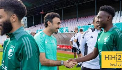 وزير الرياضة يزور معسكر المنتخب السعودي في براغ