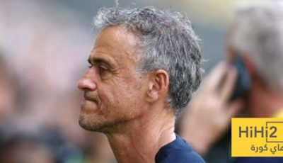 باريس سان جيرمان يعلن خضوع مدربه لعملية جراحية بعد تعرضه لحادث