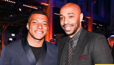 هنري يحيي مبابي بعد معادلته لرقمه مع فرنسا