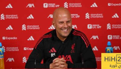 سلوت ينهال بالمديح على محمد صلاح