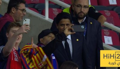 ناصر الخليفي يدعم باريس من مدرجات ملعب برشلونة